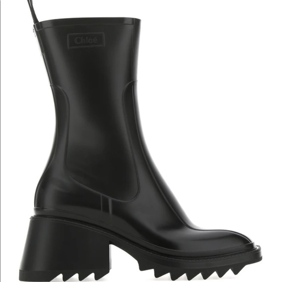 🔥Chloe Betty rain boot SOLD OUT! - Picture 1 of 3